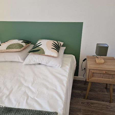 Duplex En Centre Ville 维莱科特雷 外观 照片