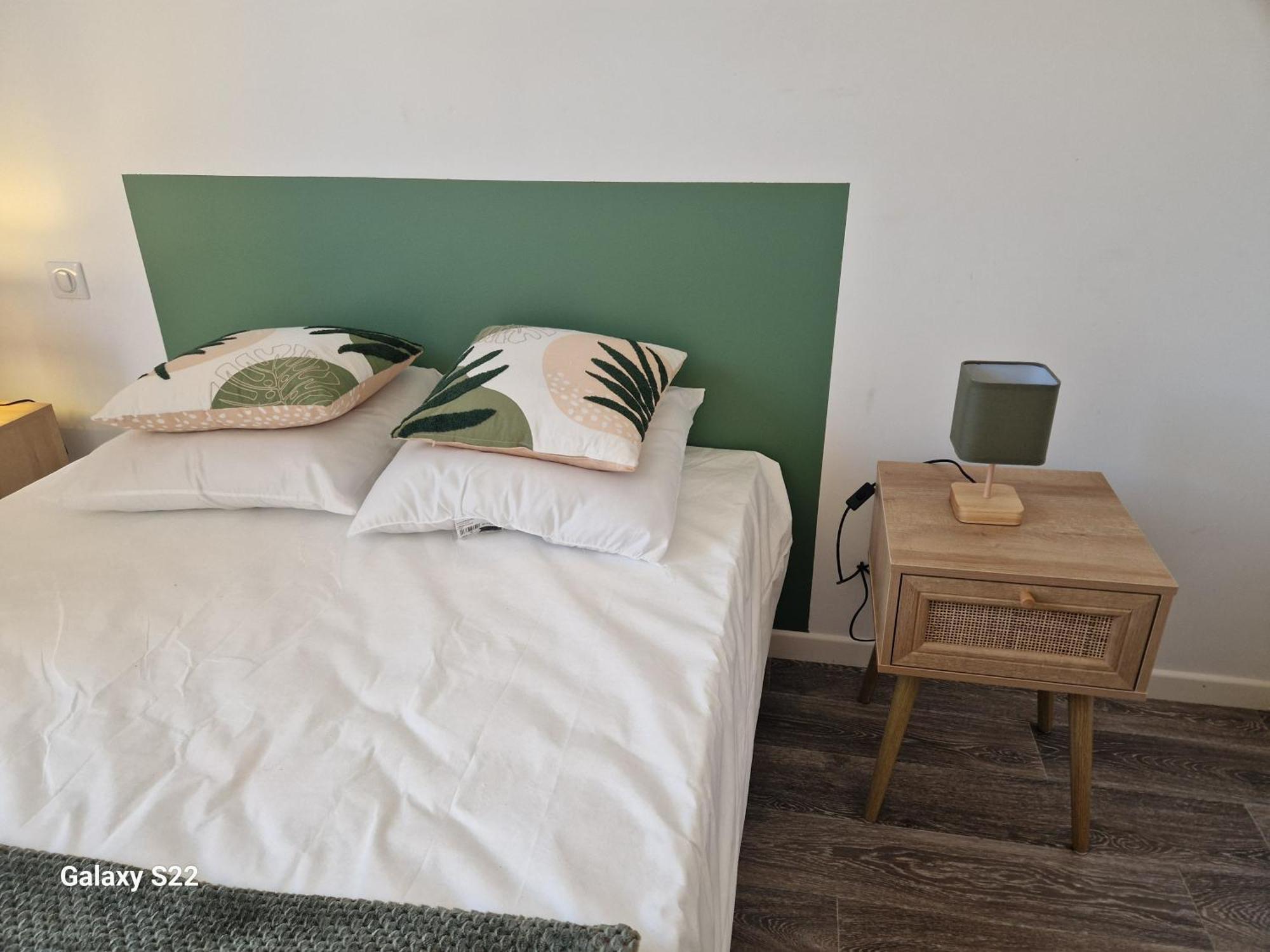 Duplex En Centre Ville 维莱科特雷 外观 照片