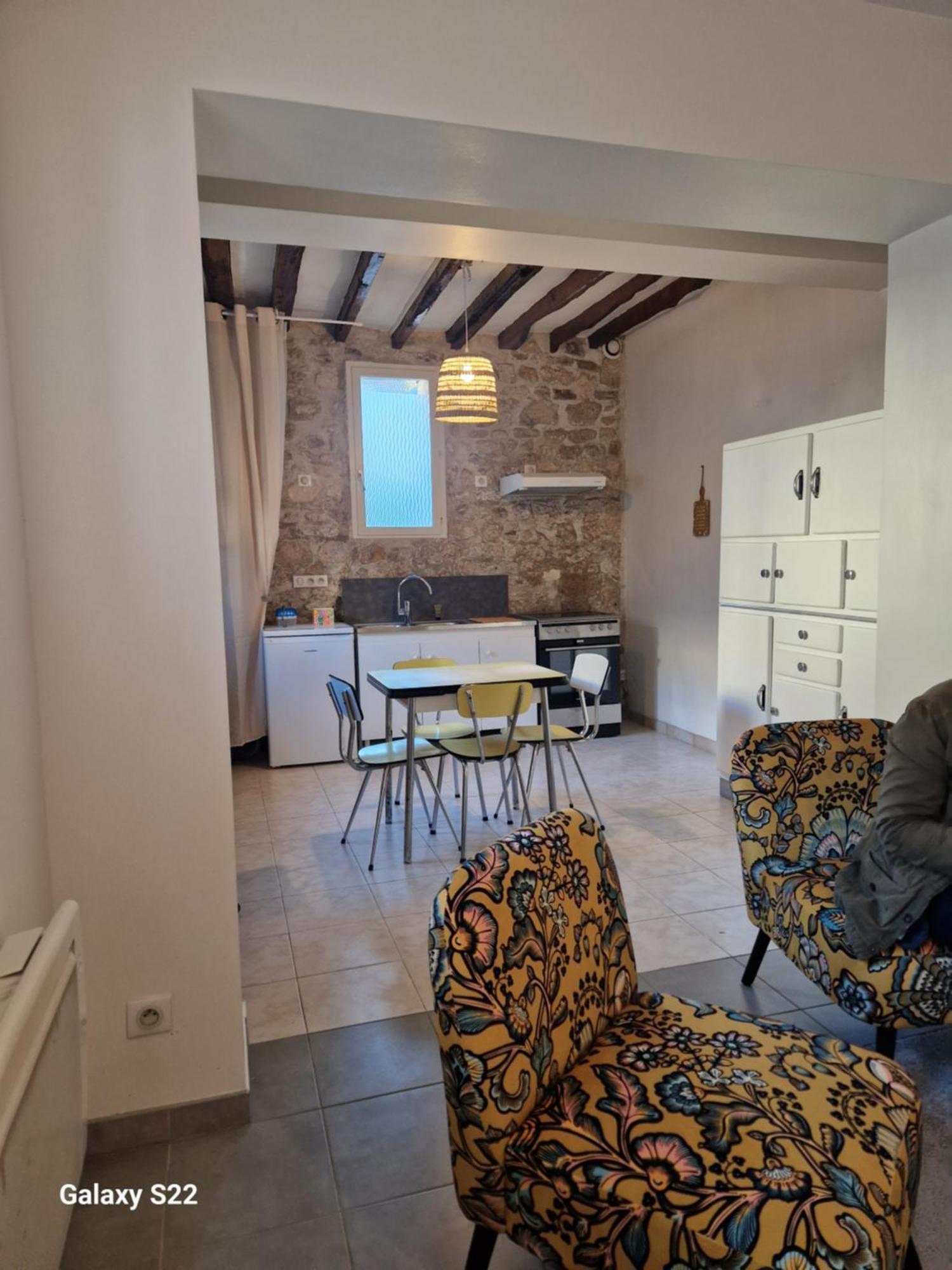 Duplex En Centre Ville 维莱科特雷 外观 照片